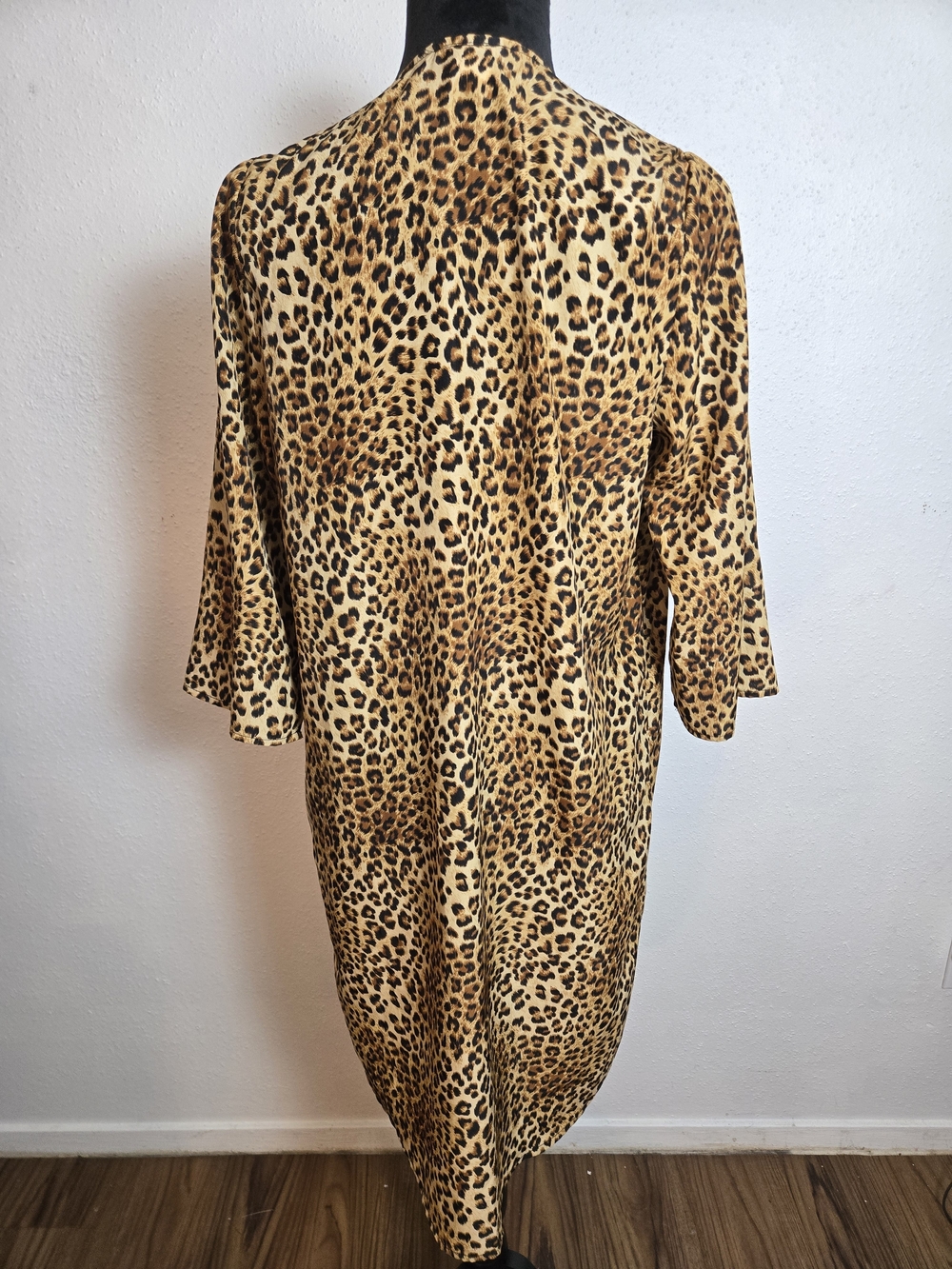 Aggie Leopard Print Open Front Kimono - Picture 3 of 4